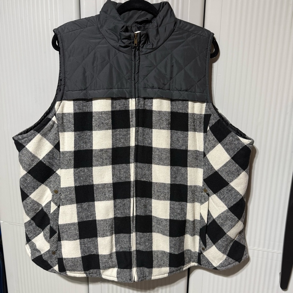 Maurices / Black & White Buffalo Plaid Block Vest / 3X
